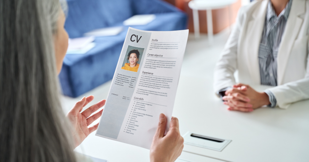Jak stworzyć CV, które przyciągnie uwagę pracodawcy i zapewni Ci wymarzoną pracę?